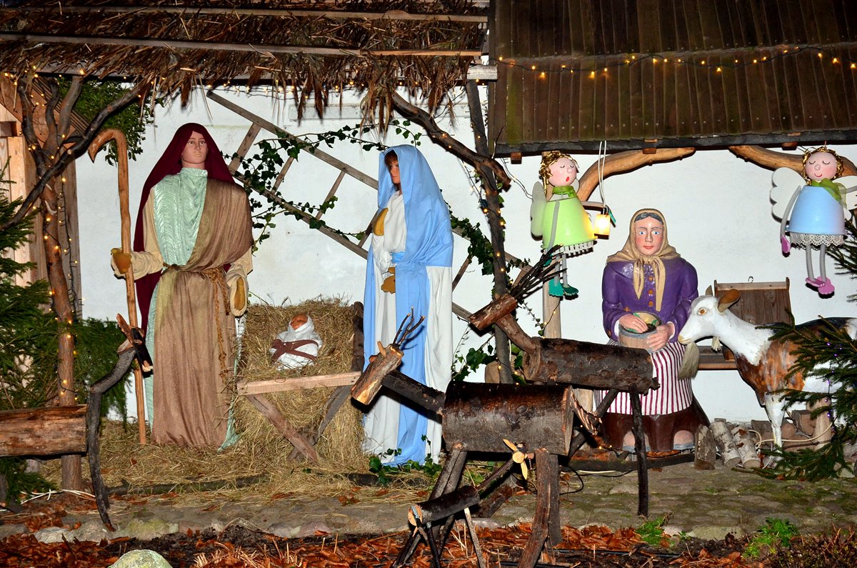 http://bukowiec-gorny.pl/fotoreportaze/szopka-przed-izb-regionaln.html-5