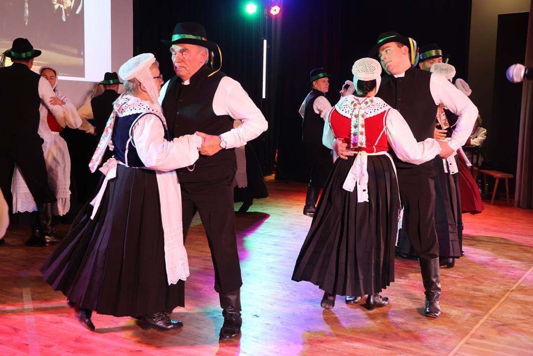 Nastrojeni na tradycje fotogaleria 2-22