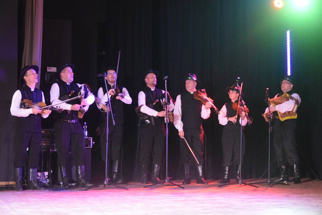 Nastrojeni na tradycje fotogaleria 1-61