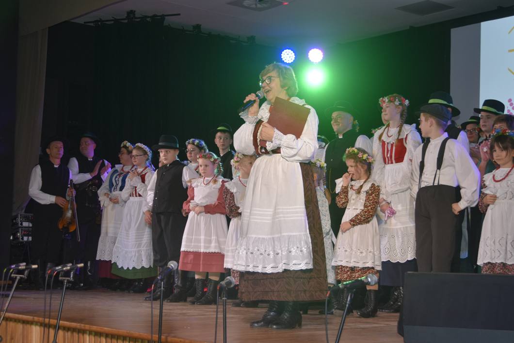 Nastrojeni na tradycje fotogaleria 1-83